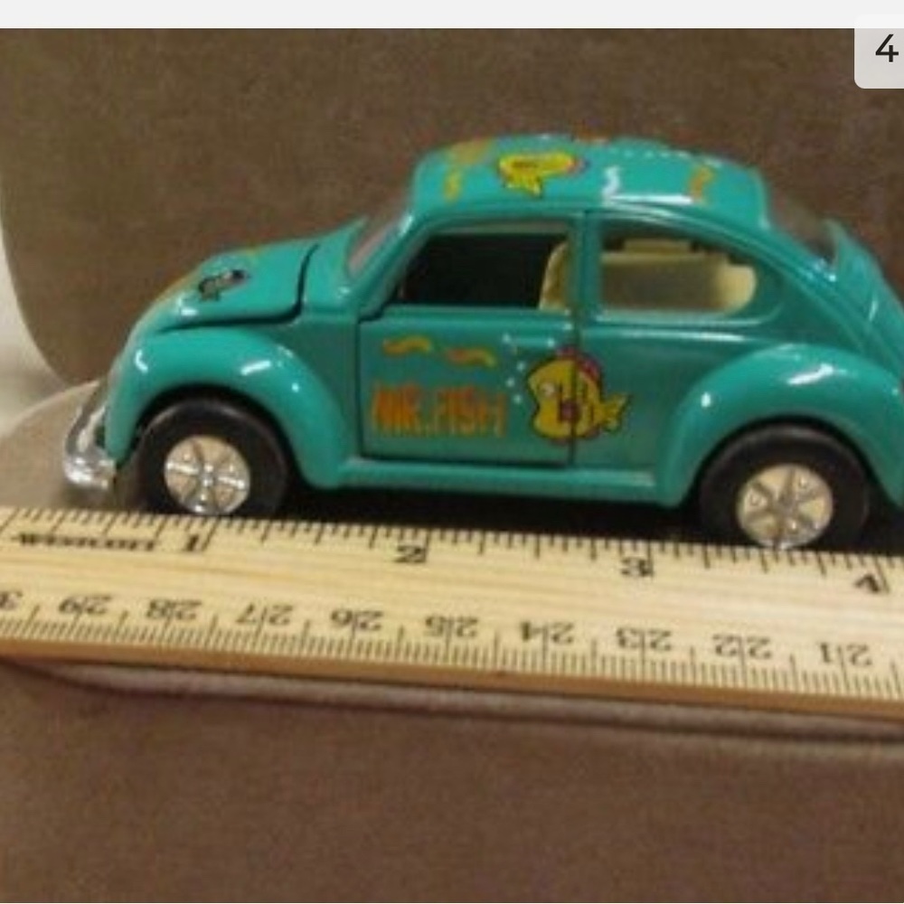 DIECAST VW BEETLE TOY CAR GREEN MR FISH LOGOS SS4701 - Picture 4 of 4